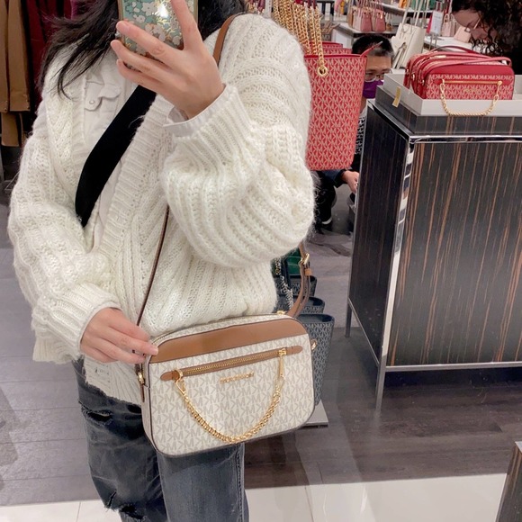 Michael Kors Jet Set Chain Crossbody Bag in vanilla - Picture 5 of 6